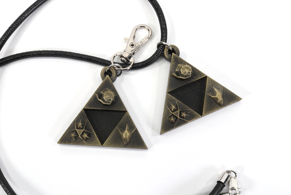 Triforce Spritual Stone Keychain / Necklace - Legend of Zelda