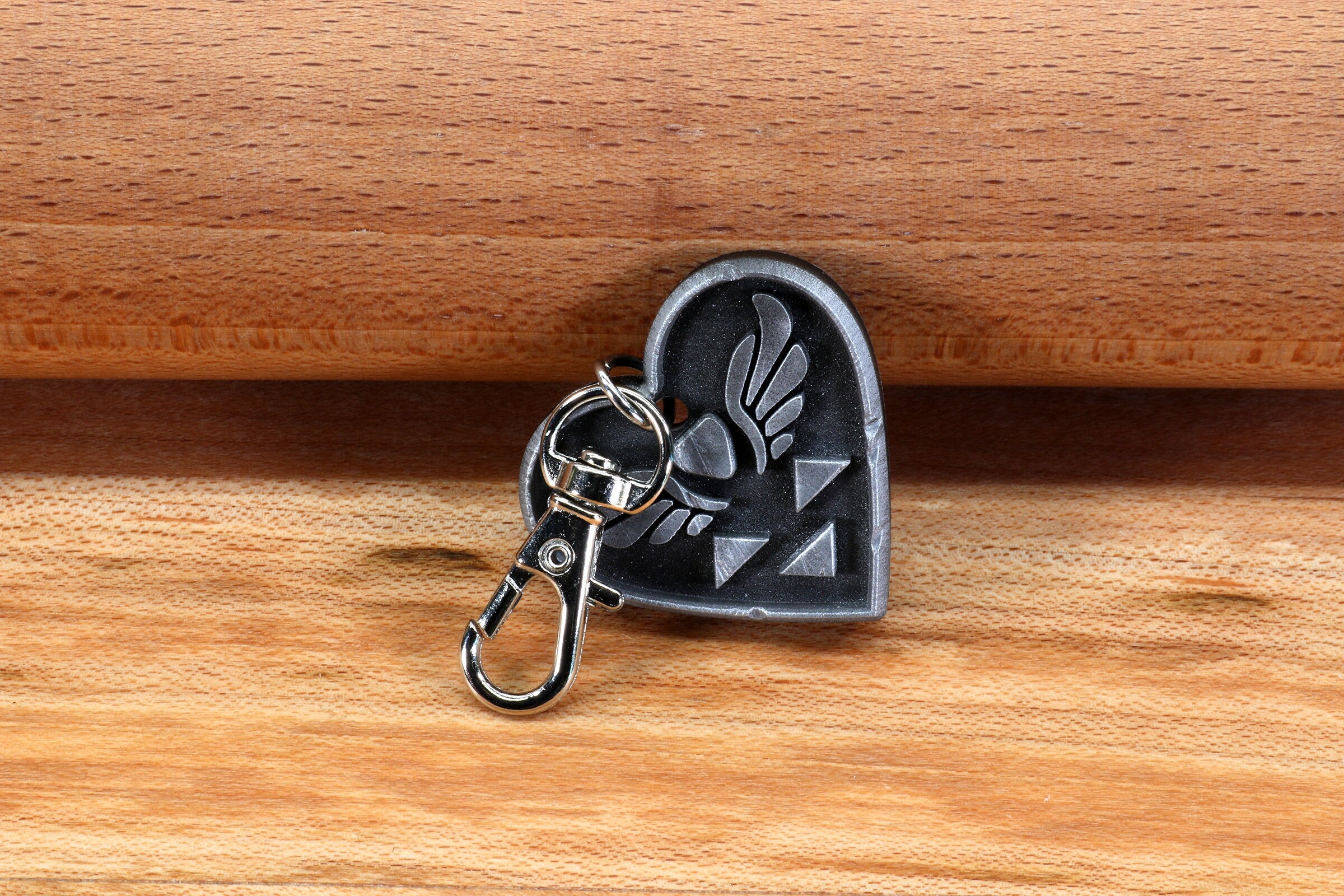 ☆nff☆ star in heart key ring nff1 Deltarune Heart Symbol Keychain / Necklace - Deltarune