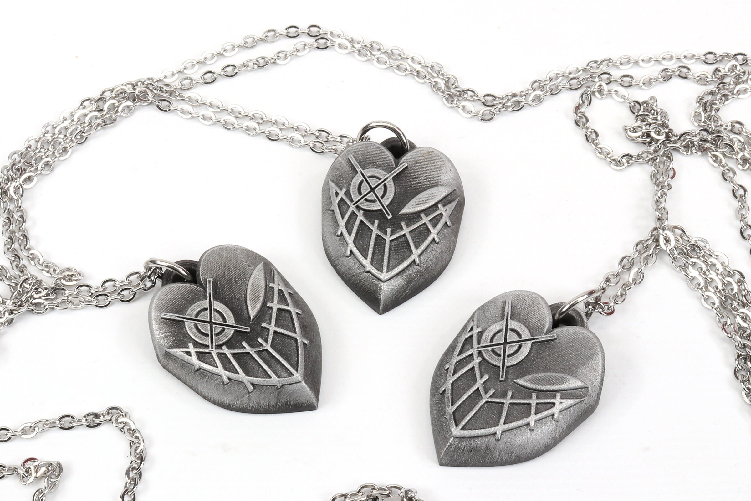 ★送料・関税込★MOSXE★MOSXE Heart point necklace★ Heartstrings Necklace Necklace Czech Glass Beads Swarovski